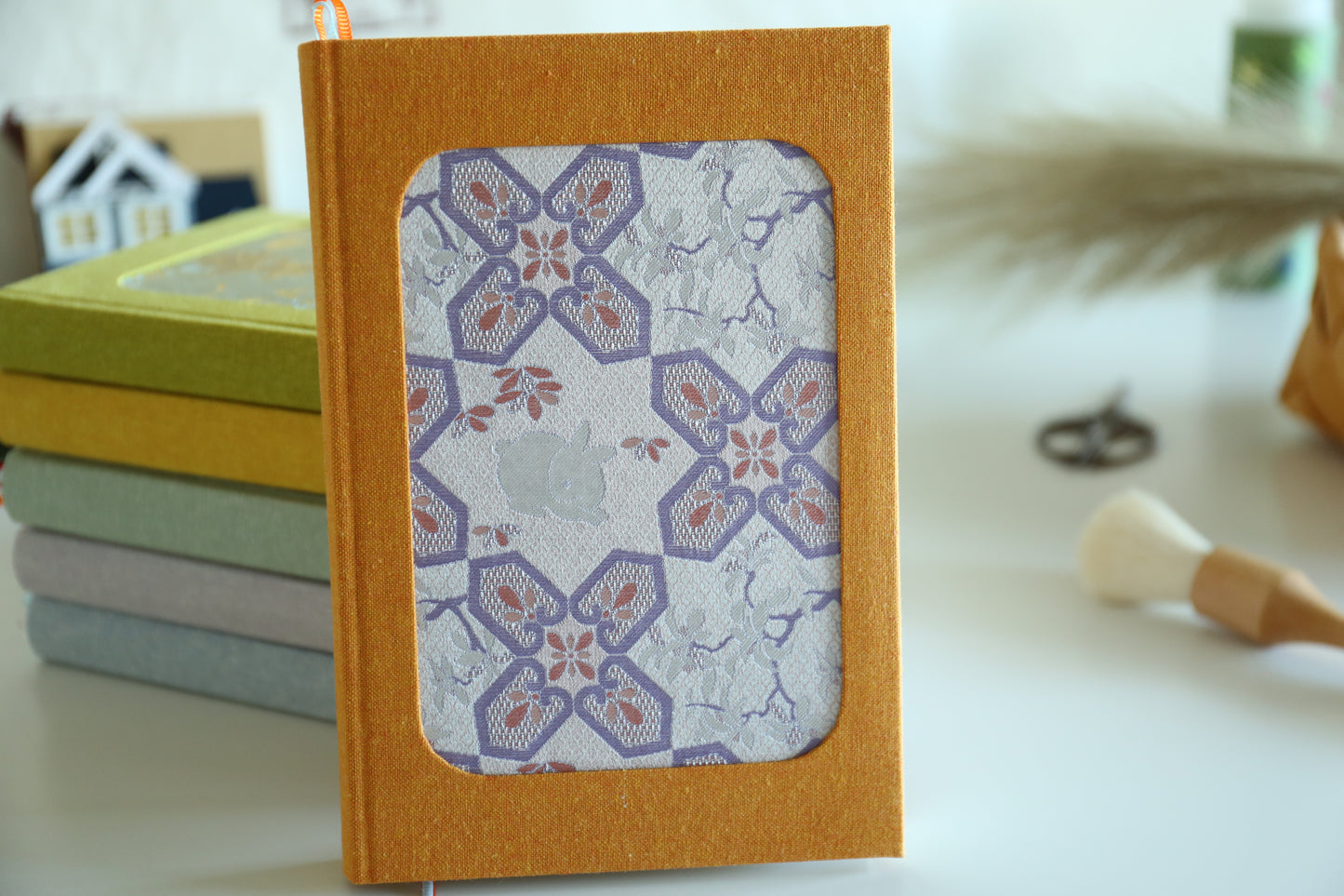 Rounded Spine Dot Grid Journal(Jade Rabbit)