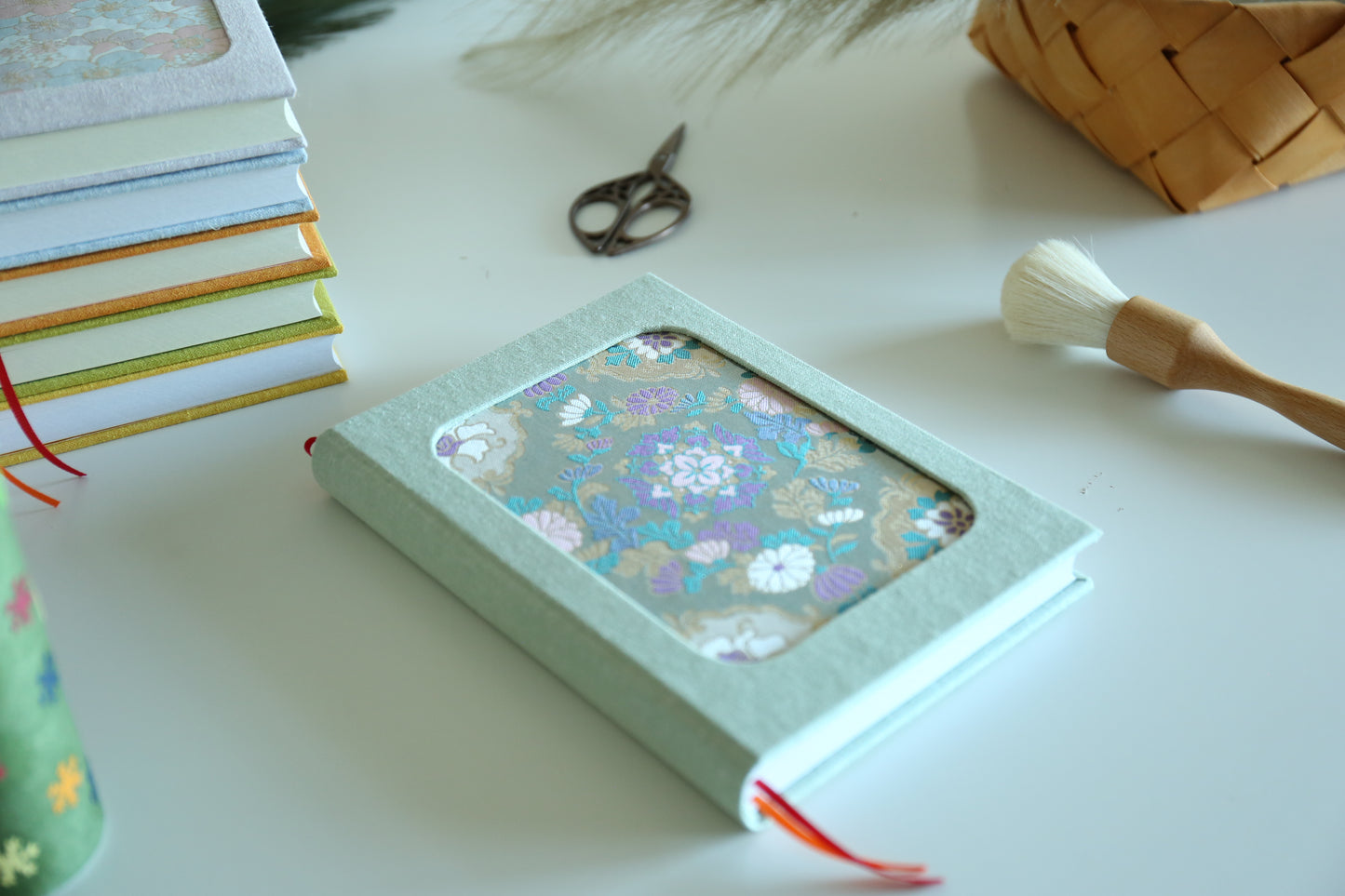 Rounded Spine Dot Grid Journal(Patterned Brocade)