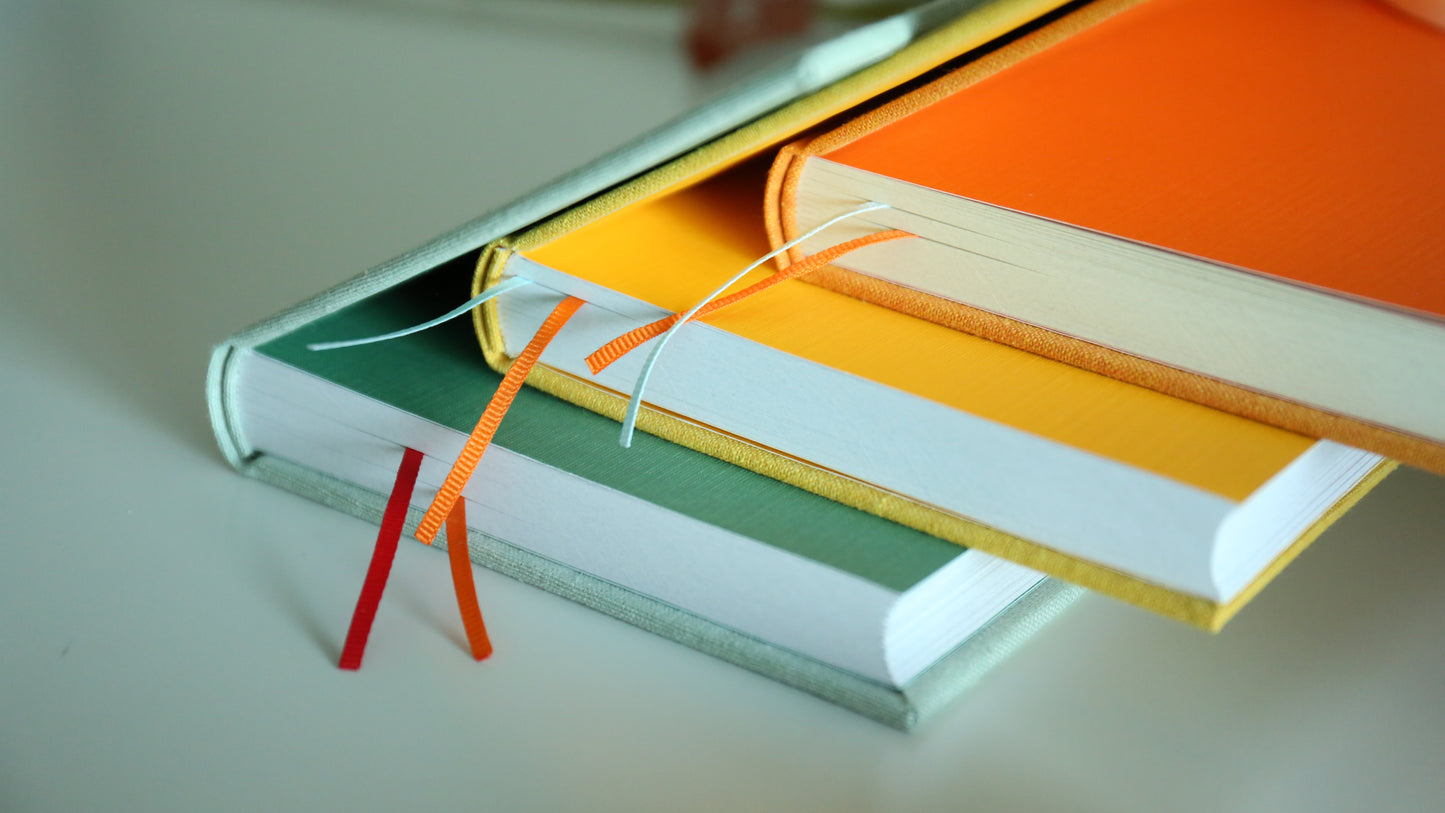 Rounded Spine Dot Grid Journal(Patterned Brocade)