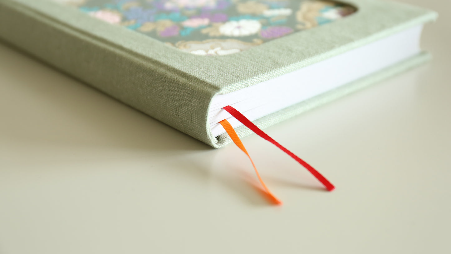 Rounded Spine Dot Grid Journal(Patterned Brocade)