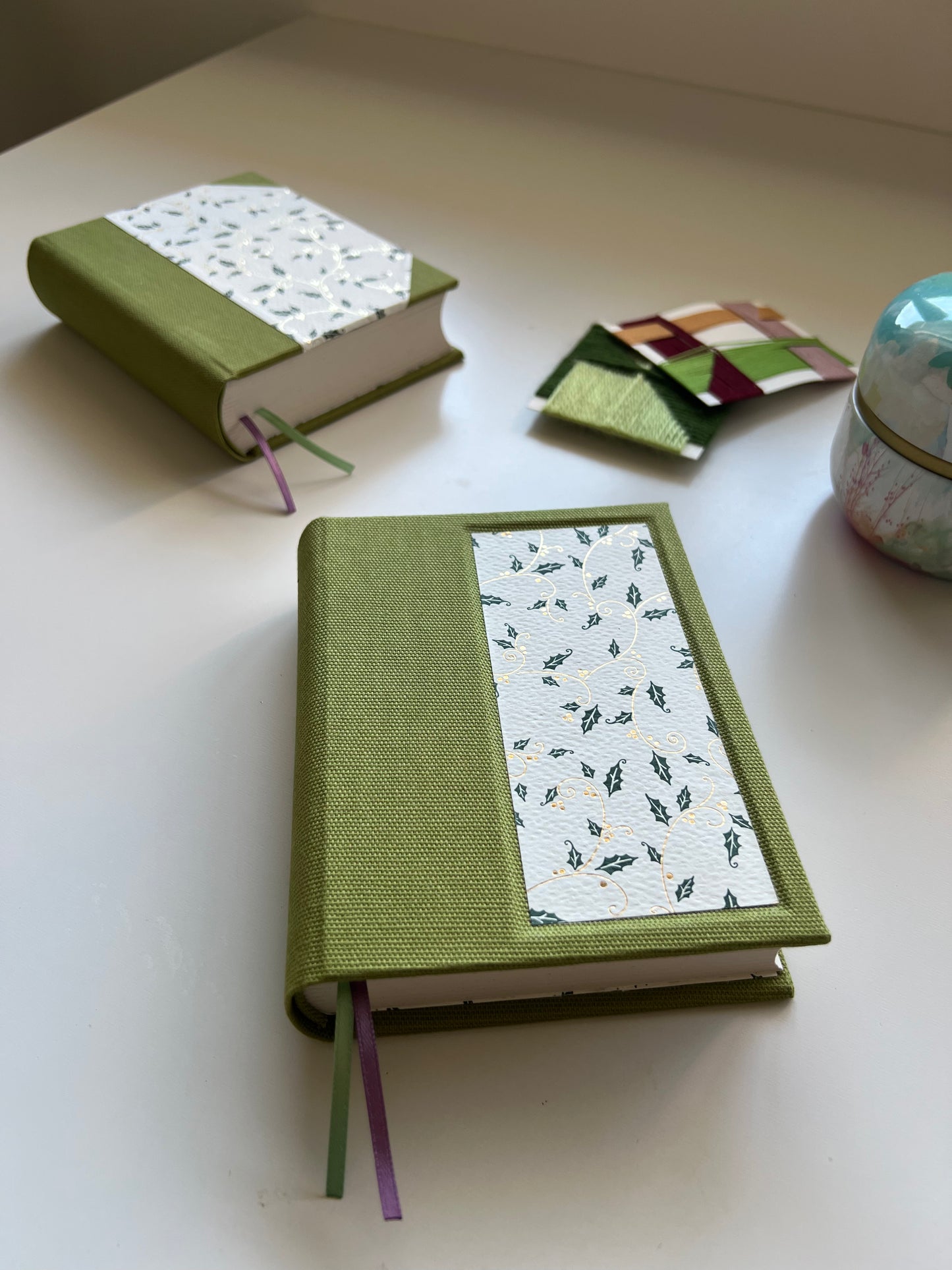 Green Series Round-Spine Journal (window)