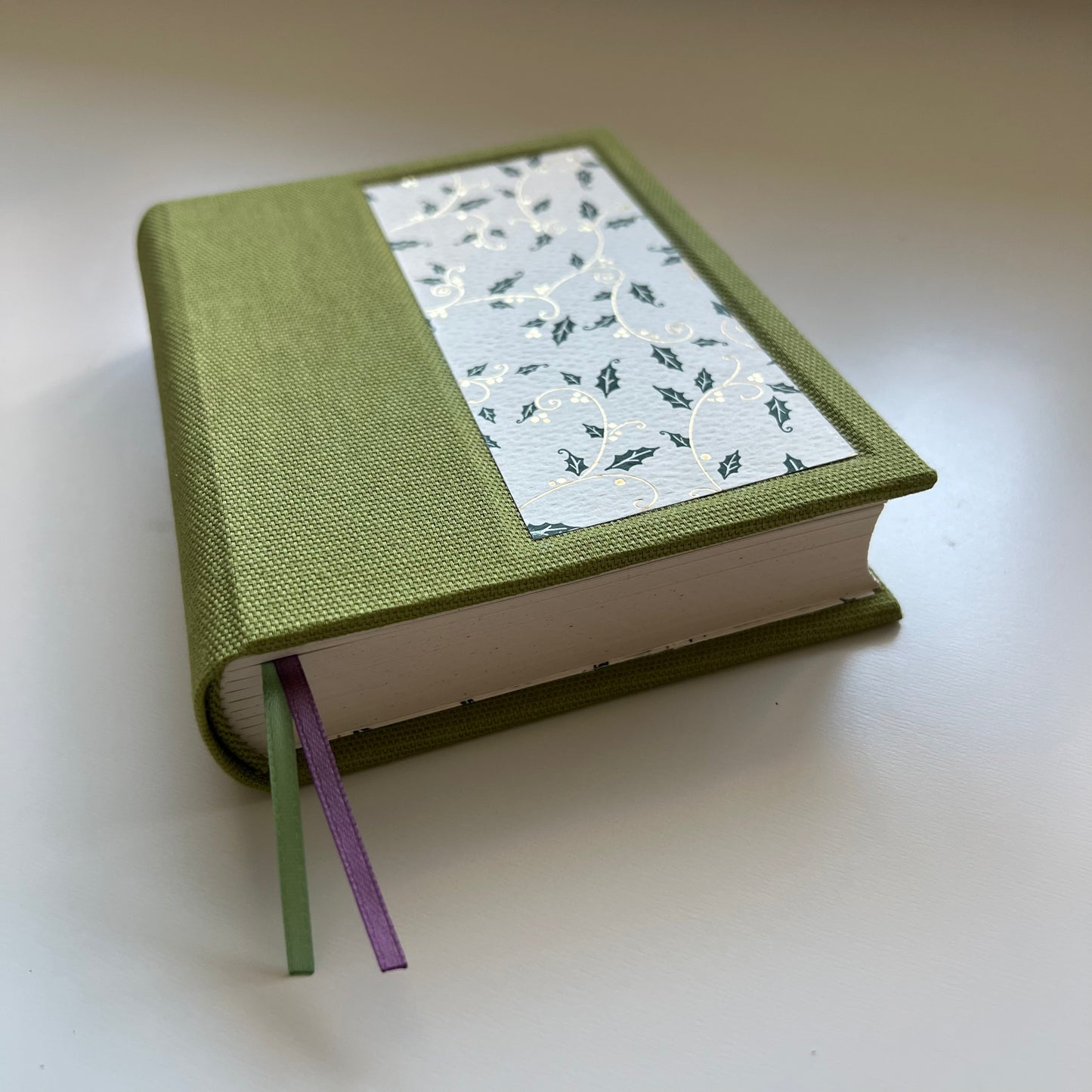 Green Series Round-Spine Journal (window)