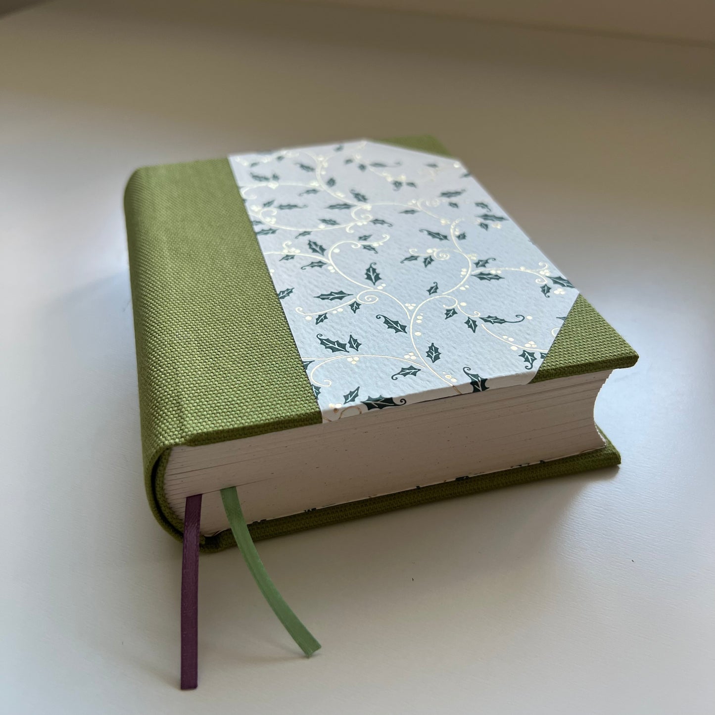Green Series Round-Spine Journal (corner)