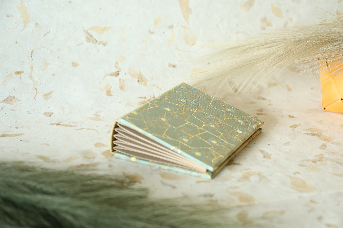 Song Brocade photo album (Golden Plum Blossom)
