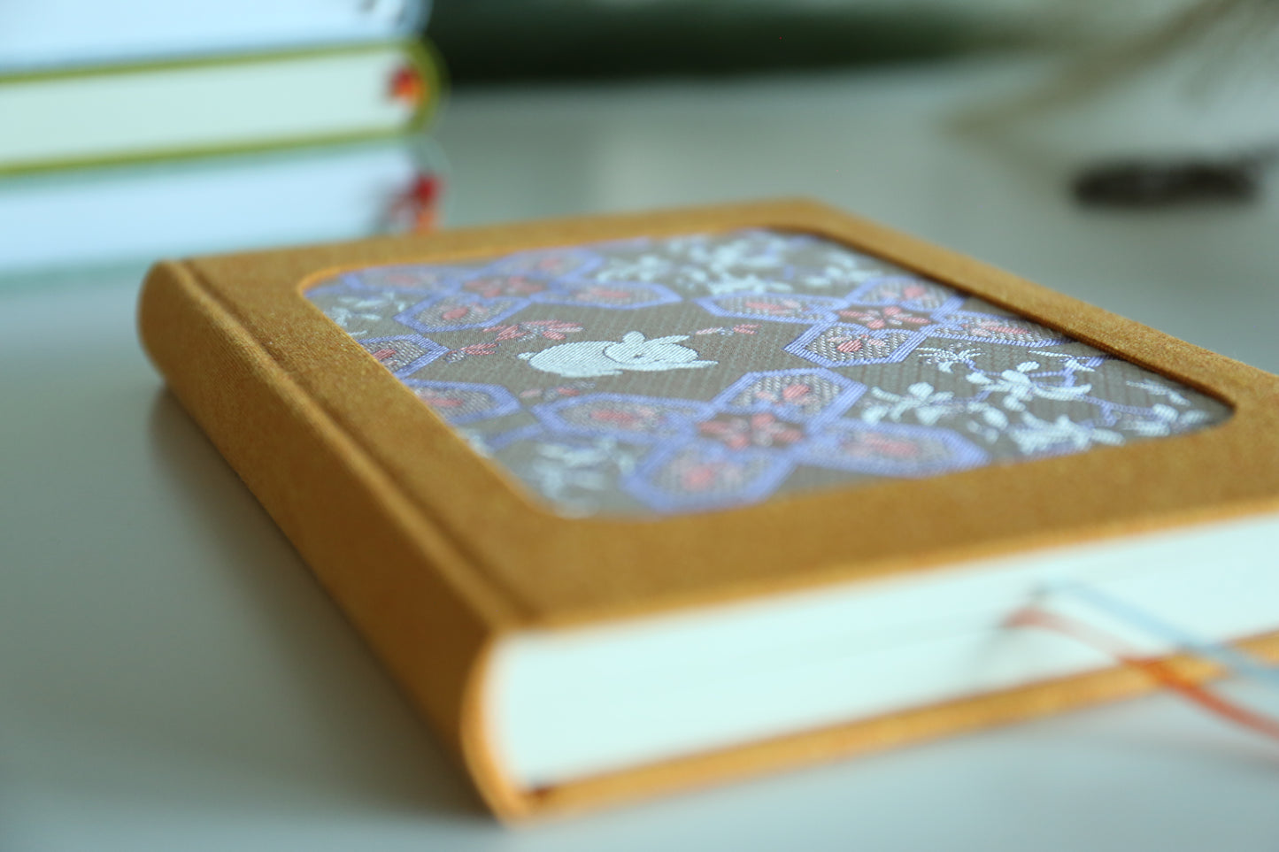 Rounded Spine Dot Grid Journal（Jade Rabbit）