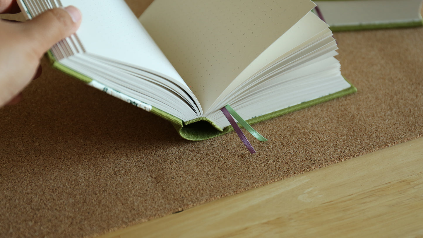 Green Series Round-Spine Journal (corner)