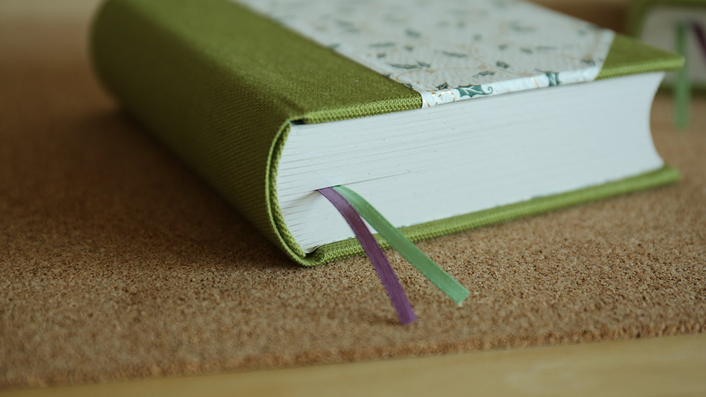 Green Series Round-Spine Journal (corner)