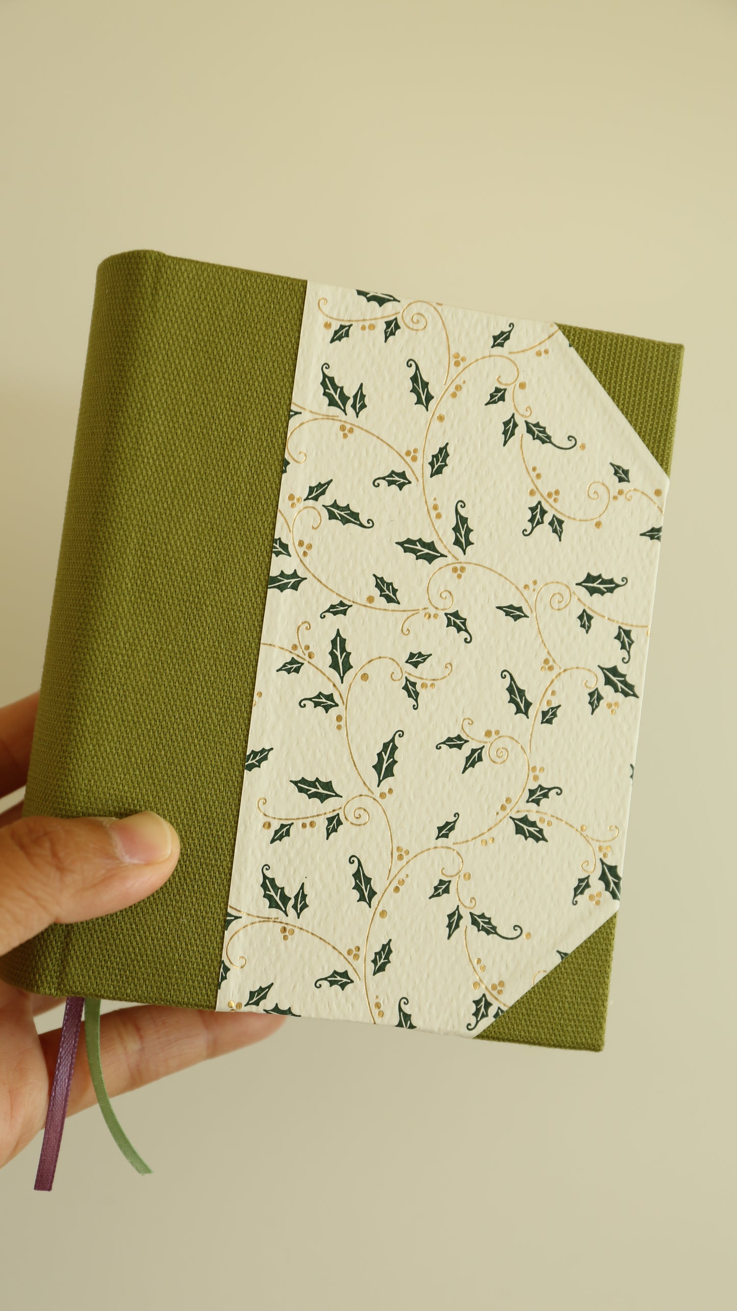 Green Series Round-Spine Journal (corner)
