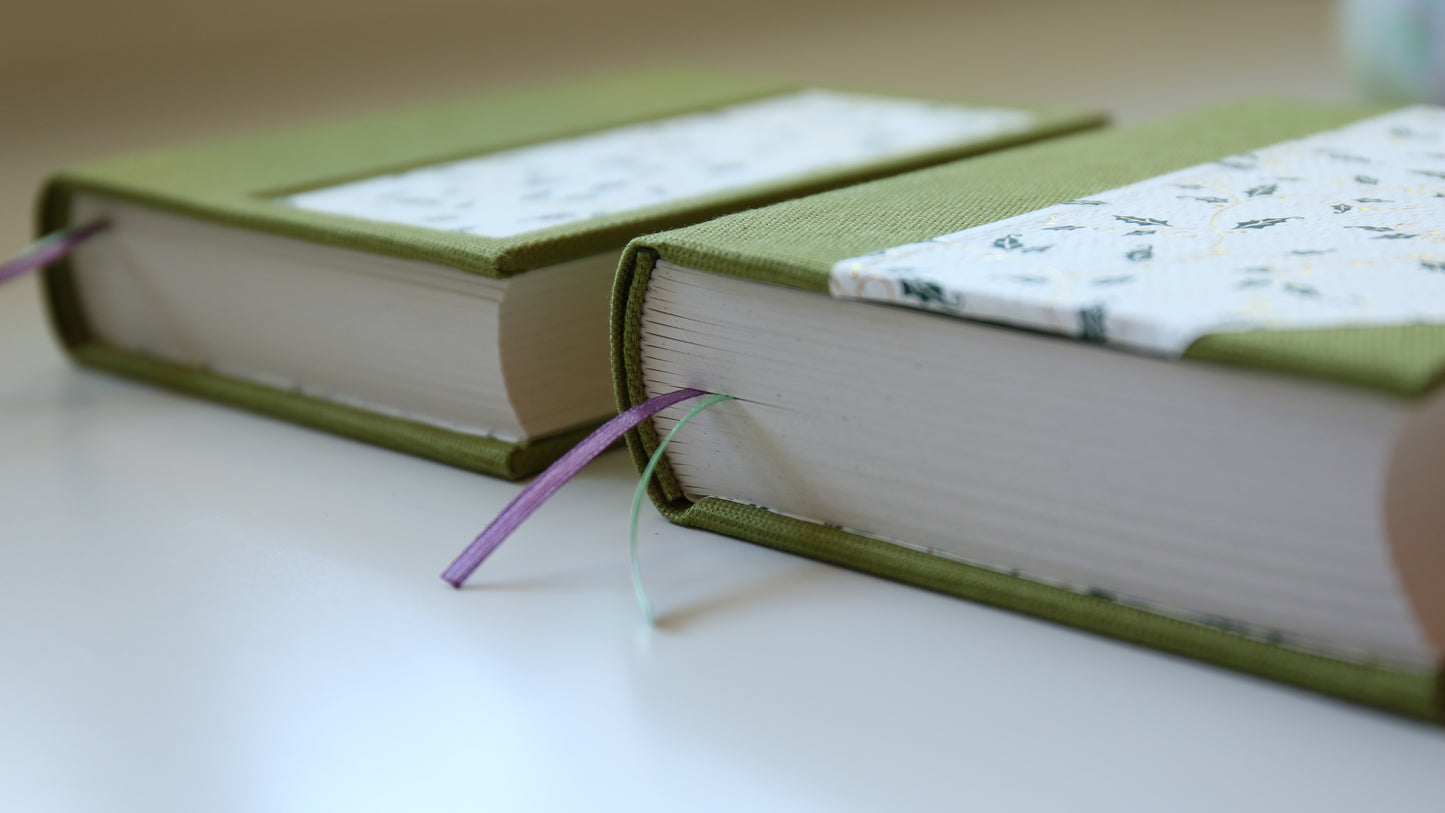 Green Series Round-Spine Journal (window)