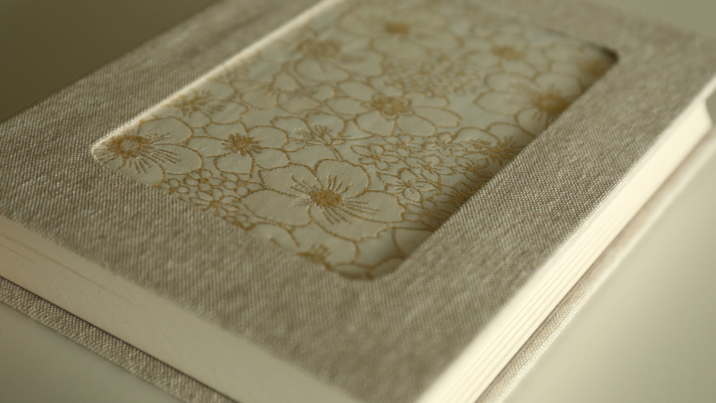 Rounded Spine Journal With a Tricolor Theme (Oat Flower)