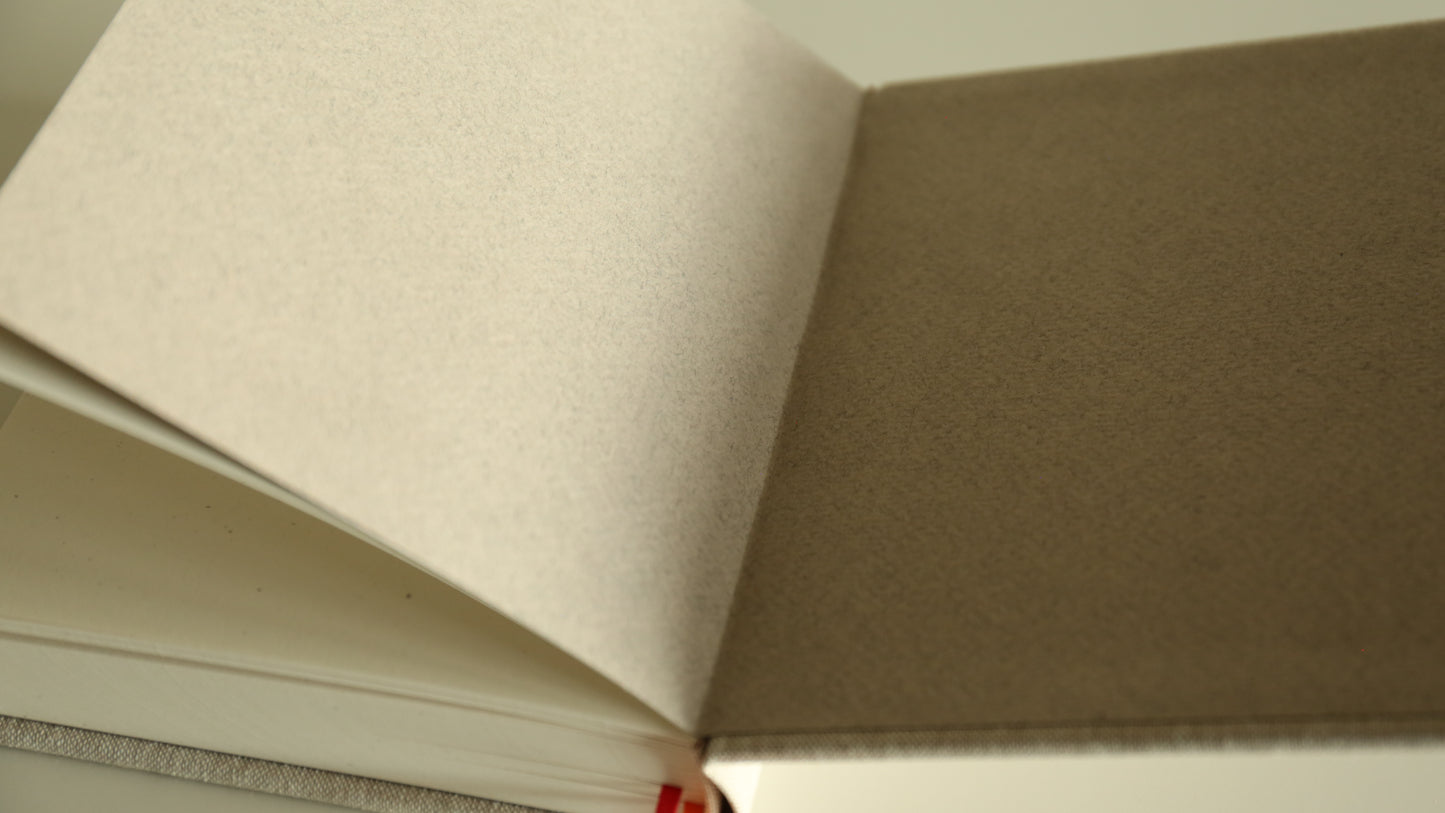 Rounded Spine Journal With a Tricolor Theme (Oat Flower)