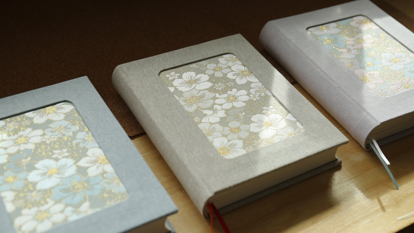 Rounded Spine Journal With a Tricolor Theme (Oat Flower)
