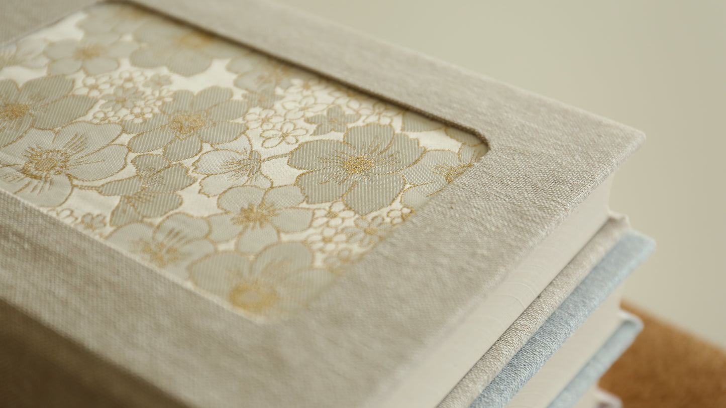 Rounded Spine Journal With a Tricolor Theme (Oat Flower)