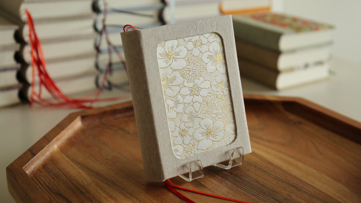 Rounded Spine A6 Journal (Oat Flower)