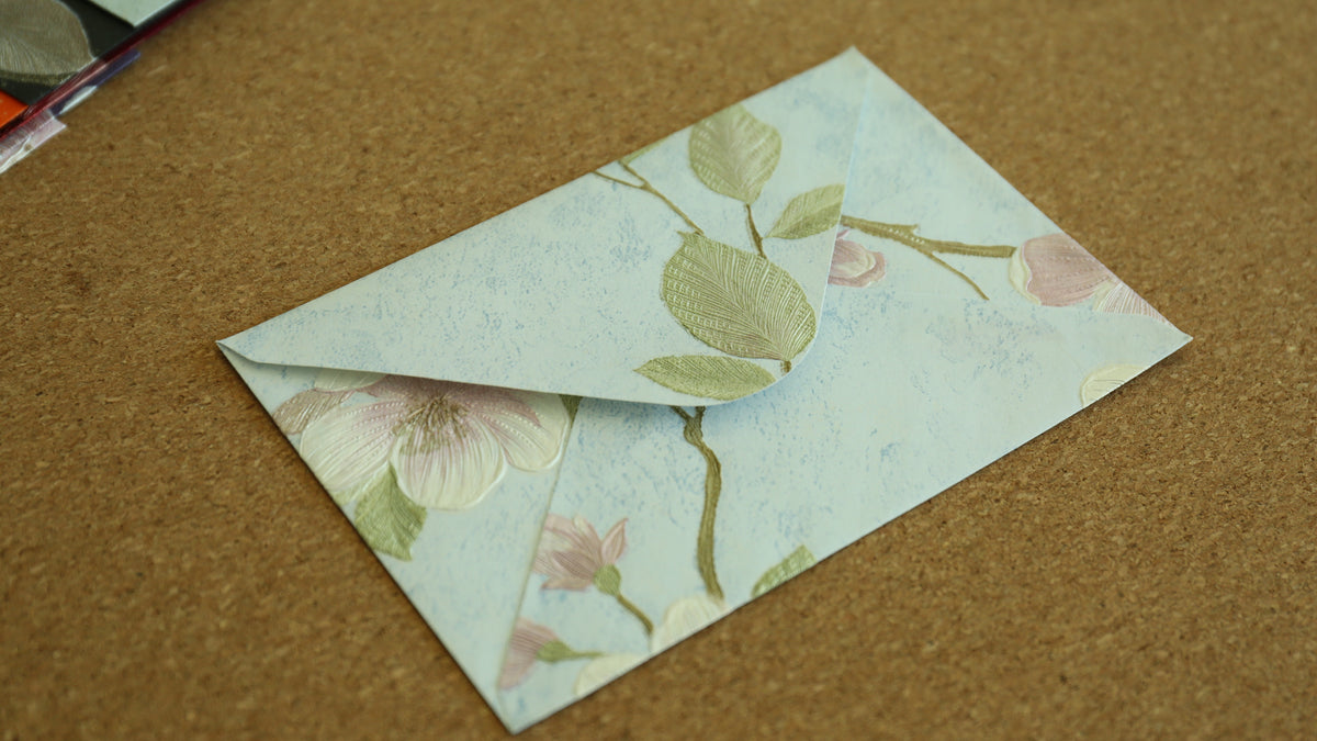 Floral Embossed Envelope 🌸 📮