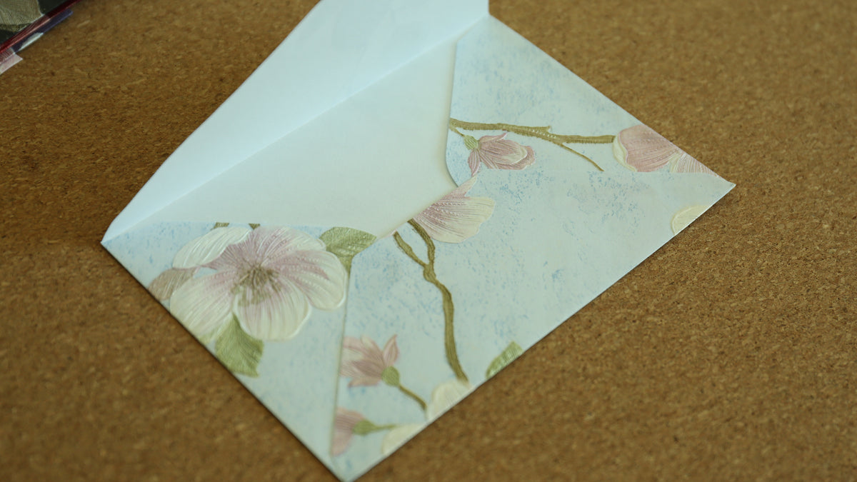 Floral Embossed Envelope 🌸 📮