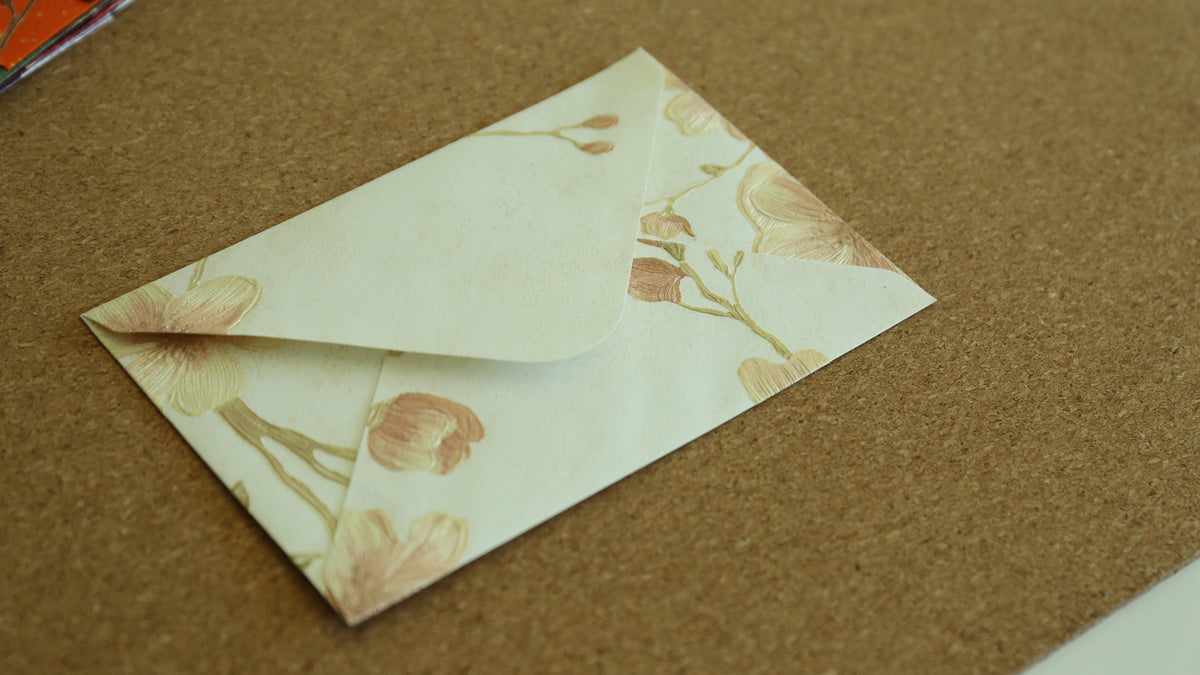 Floral Embossed Envelope 🌸 📮