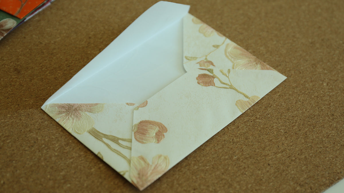 Floral Embossed Envelope 🌸 📮