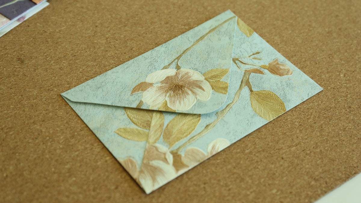 Floral Embossed Envelope 🌸 📮