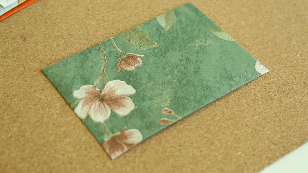 Floral Embossed Envelope 🌸 📮