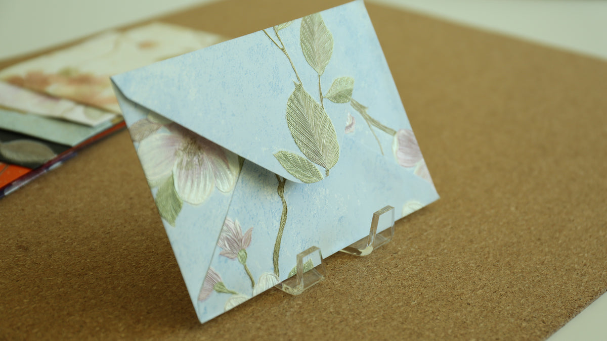 Floral Embossed Envelope 🌸 📮