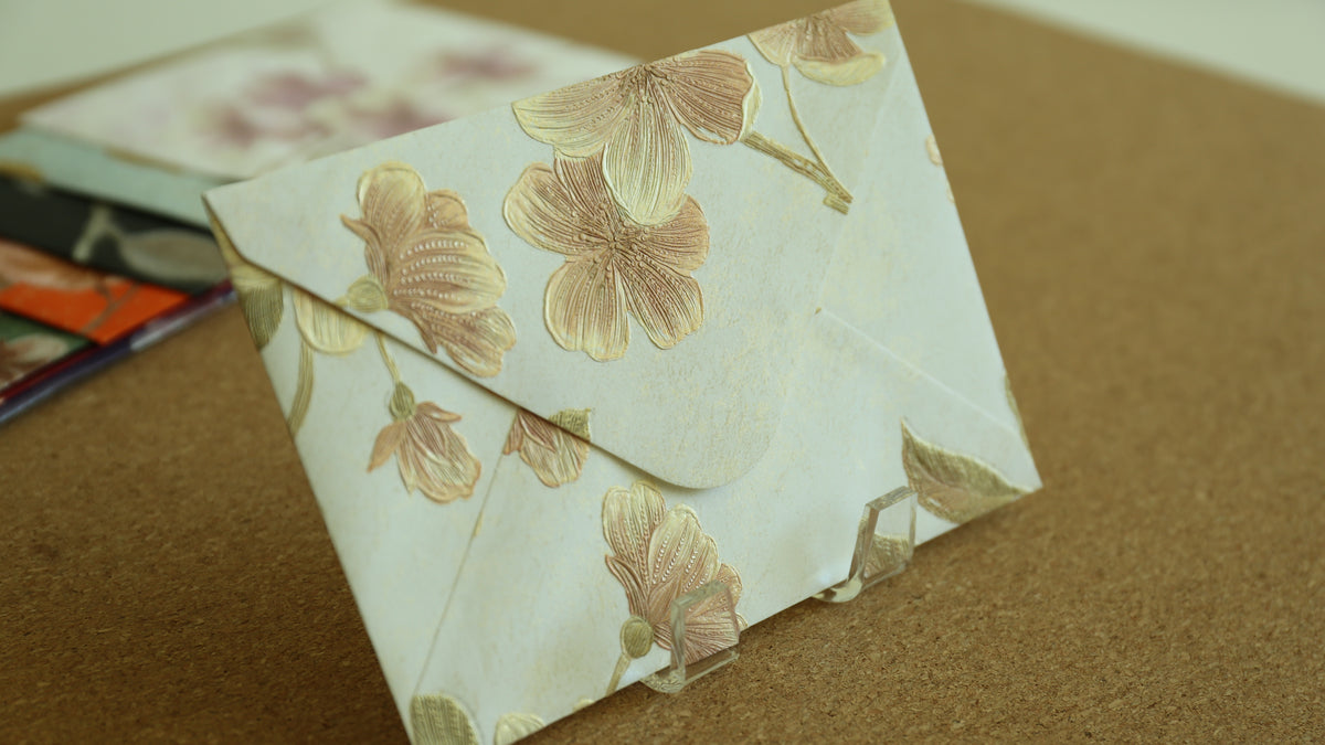 Floral Embossed Envelope 🌸 📮