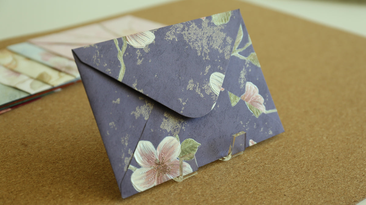 Floral Embossed Envelope 🌸 📮