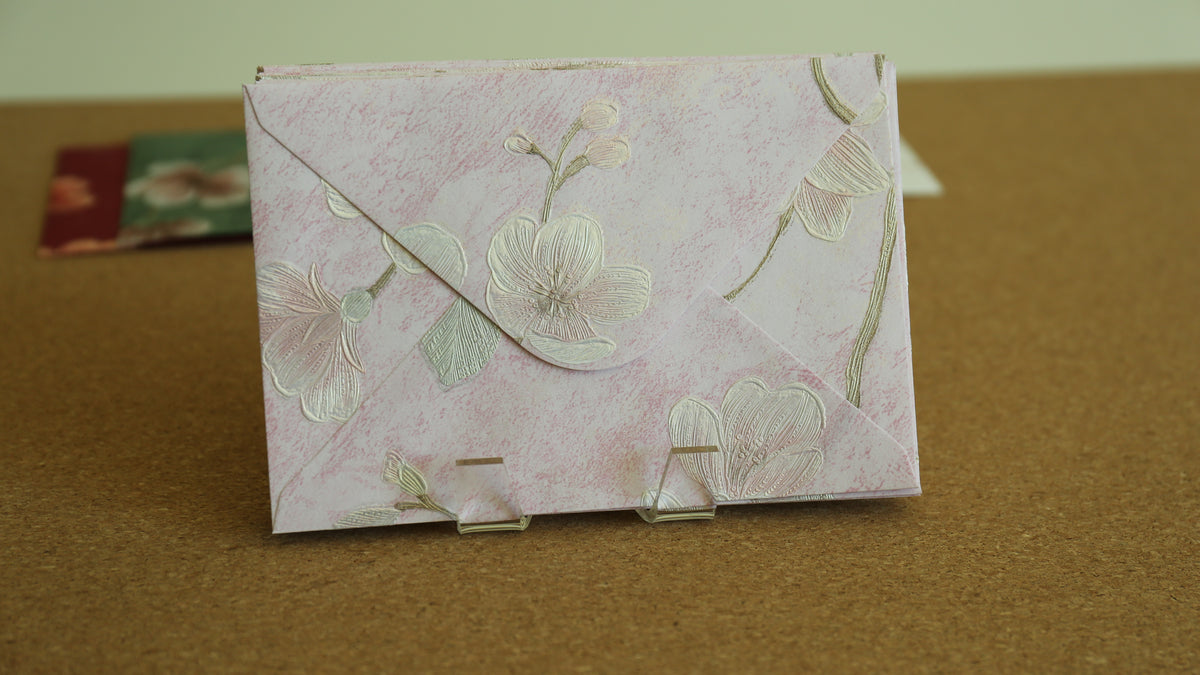 Floral Embossed Envelope 🌸 📮