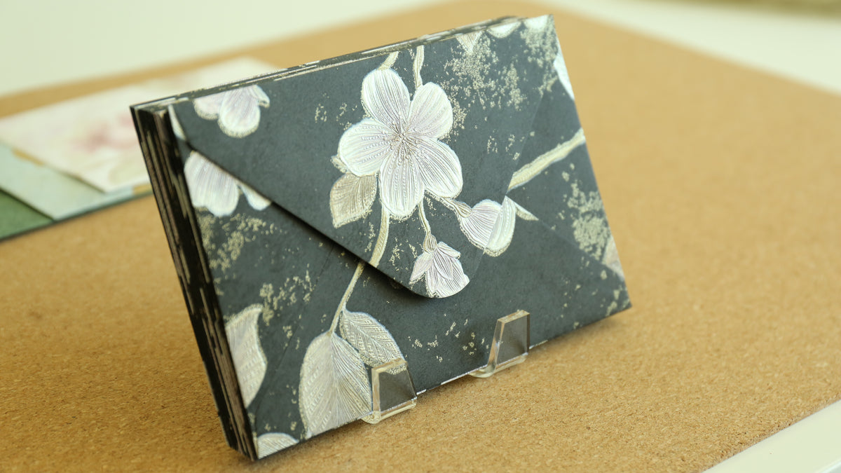 Floral Embossed Envelope 🌸 📮