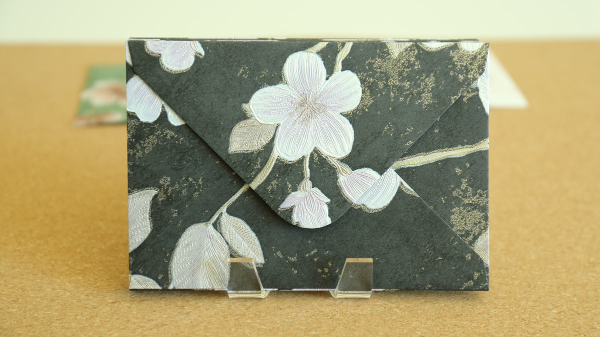 Floral Embossed Envelope 🌸 📮
