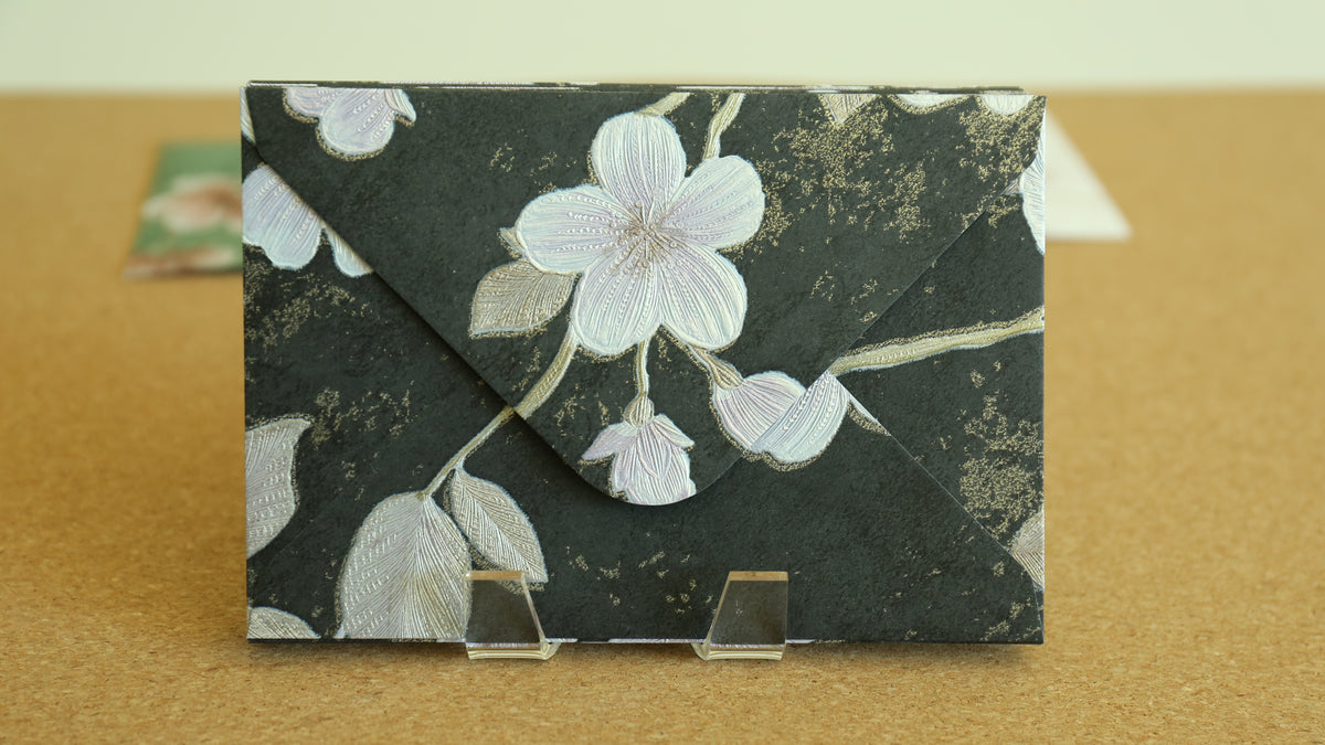 Floral Embossed Envelope 🌸 📮
