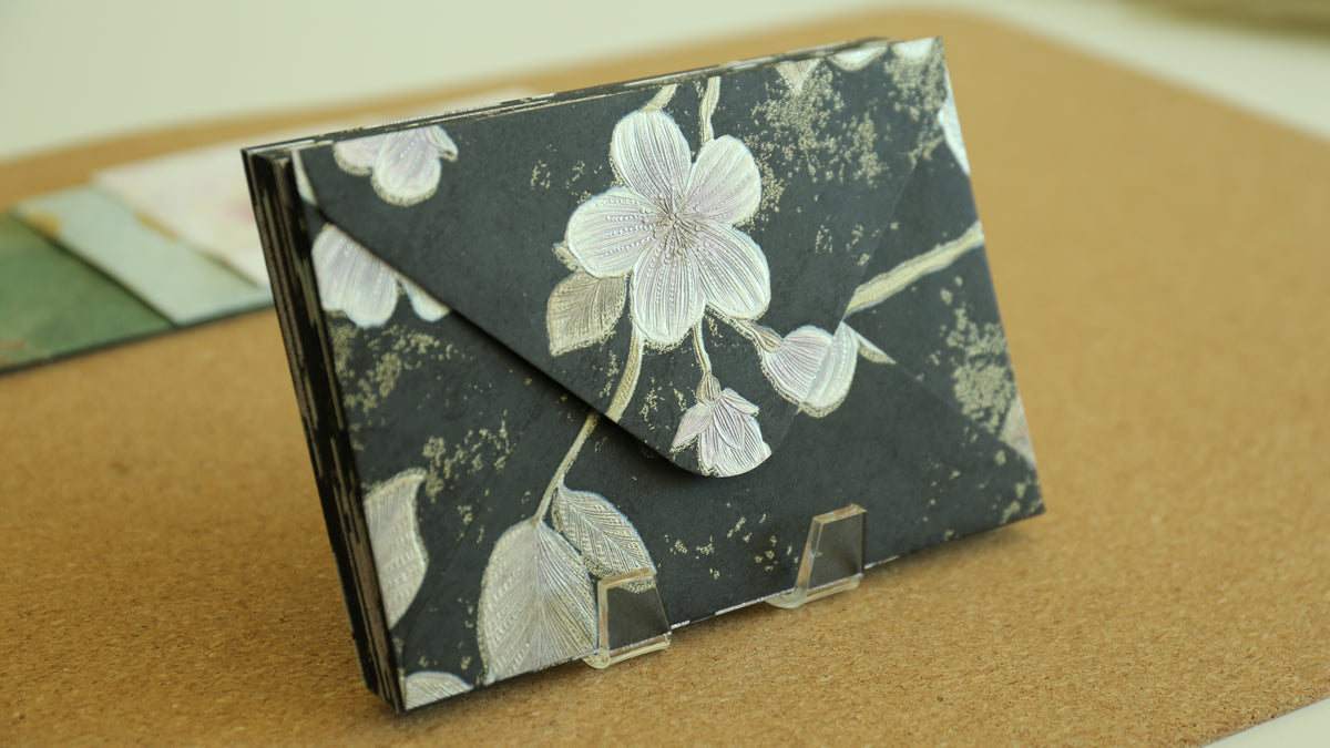 Floral Embossed Envelope 🌸 📮