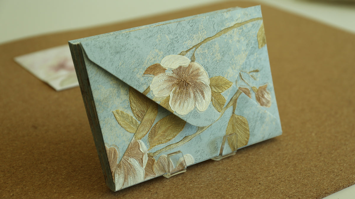 Floral Embossed Envelope 🌸 📮