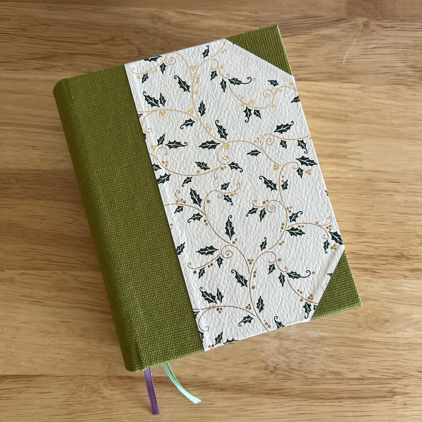 Green Series Round-Spine Journal (corner)