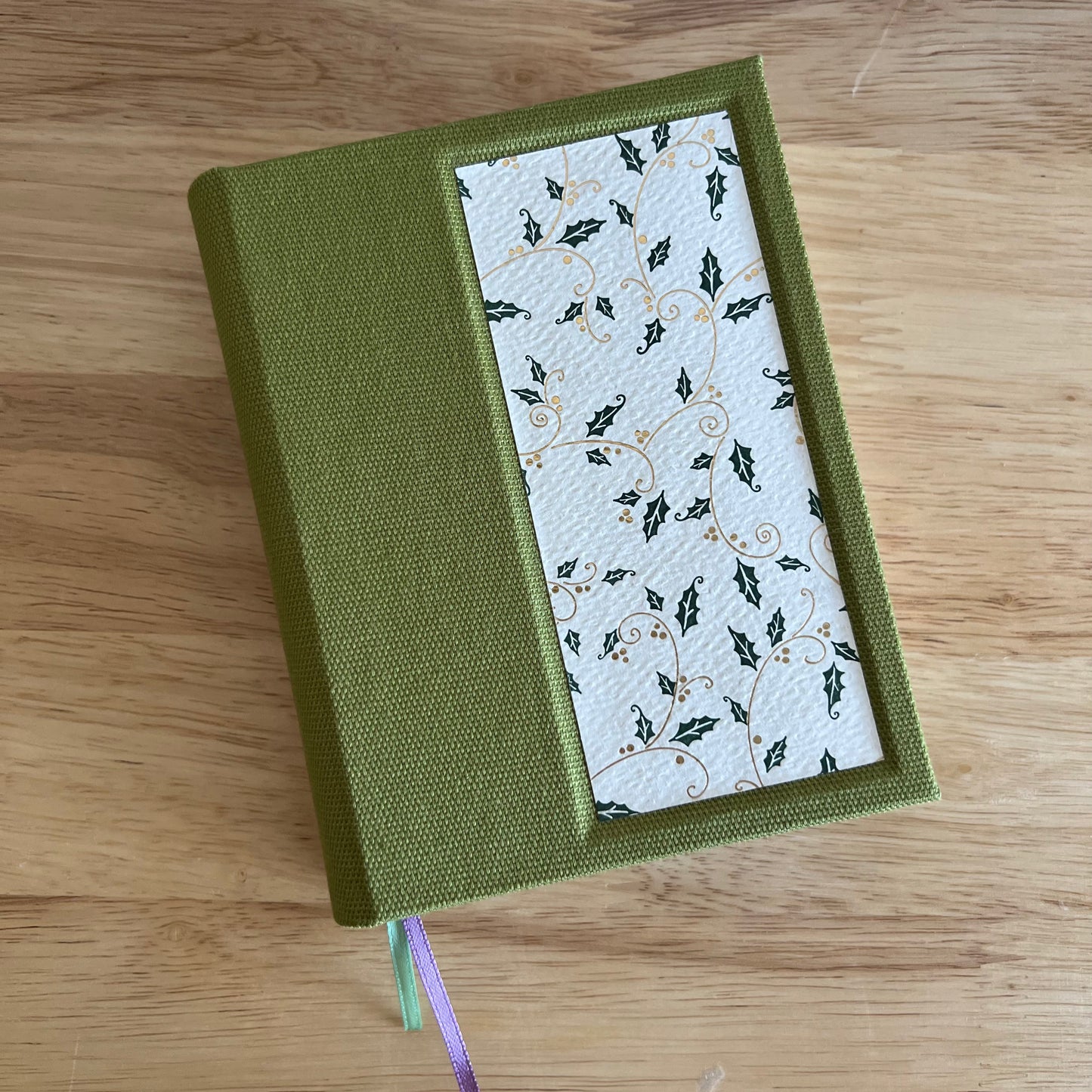 Green Series Round-Spine Journal (window)